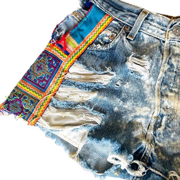 Tricia Fix Vintage Levi's 501 High Rise Cut Off Jean Shorts Side Cut Out RARE 2 - Picture 6 of 7